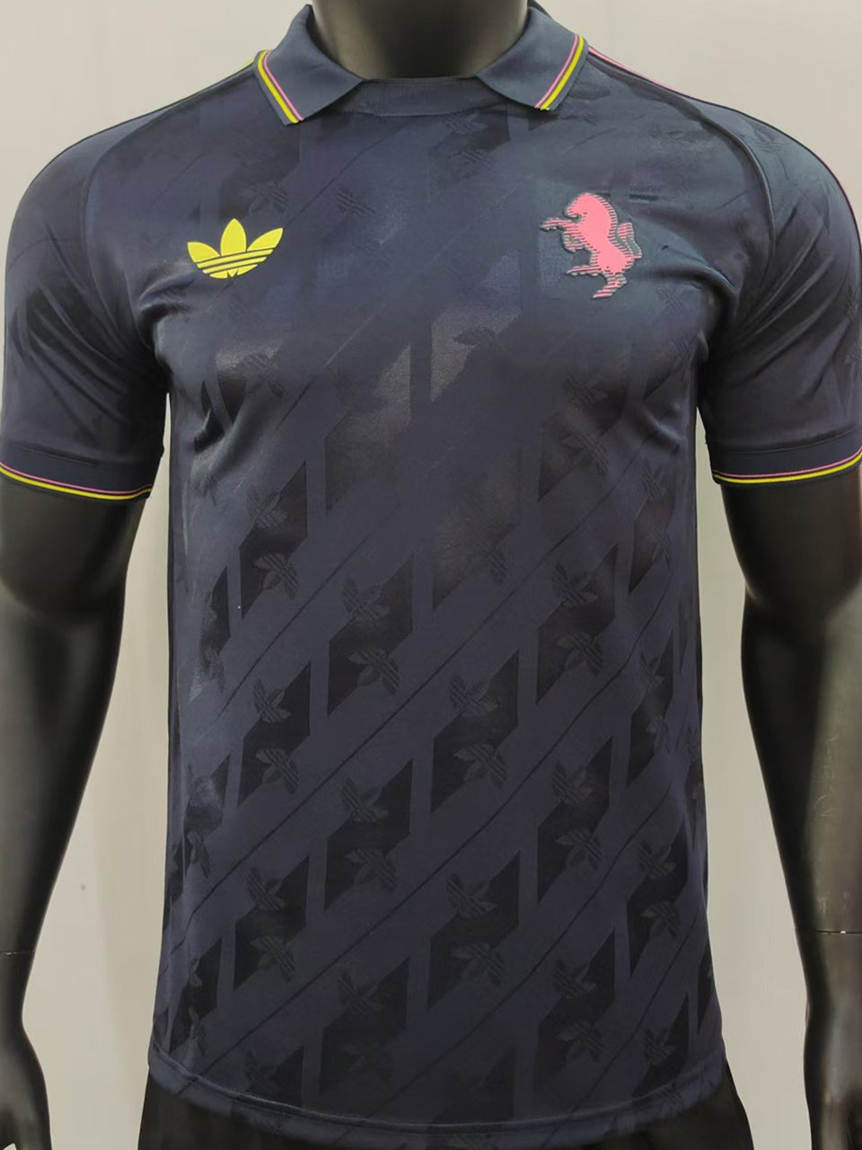 Maillot Juventus Rétro 2025 (Version Joueur)