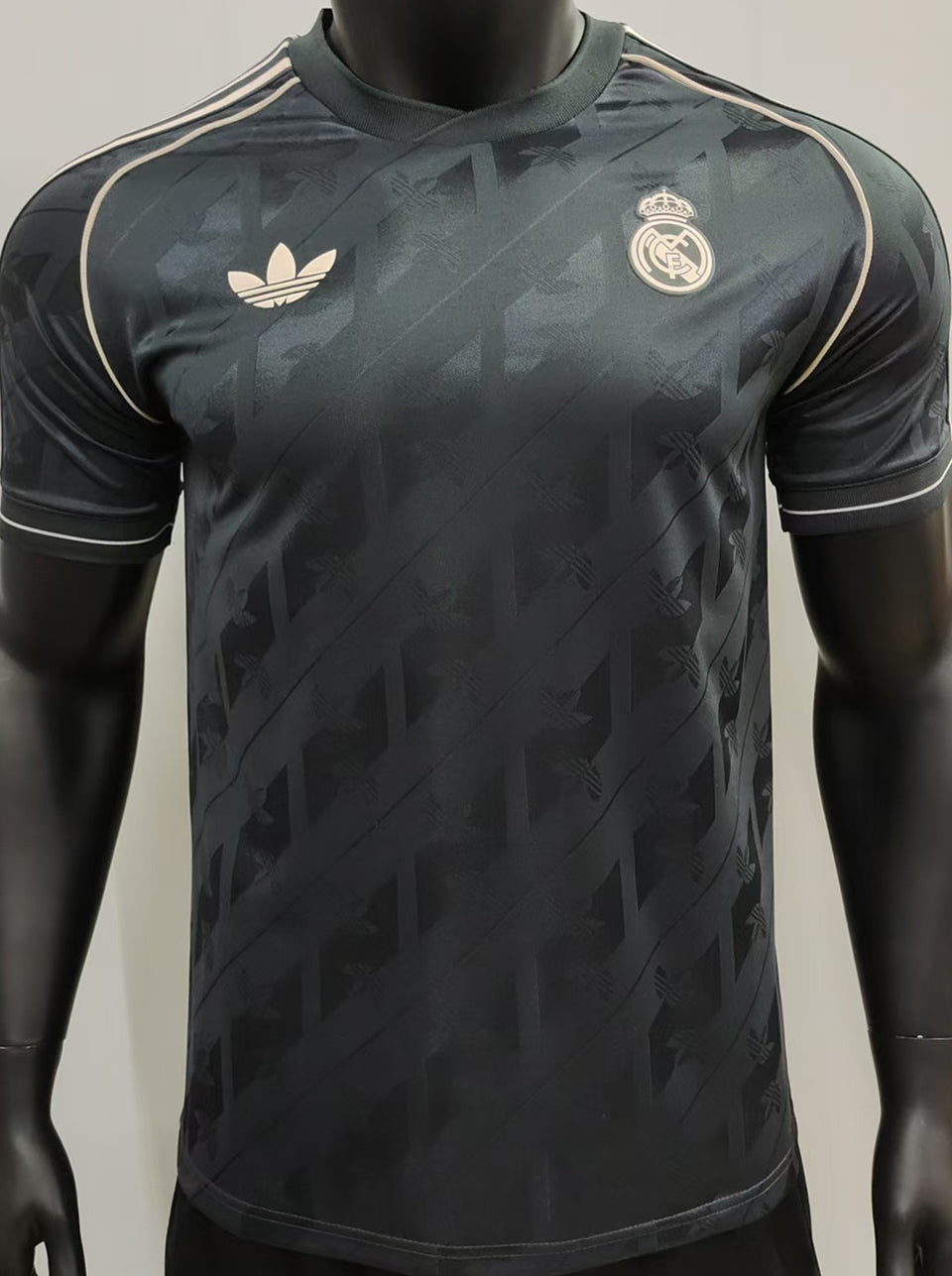 Maillot Real Madrid Rétro 2025 (Version Joueur)